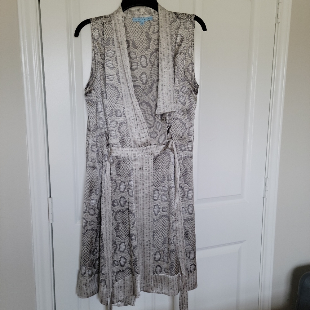 Antonio Melani , beautiful grey snakeprint dress 👗,  Size: 10
